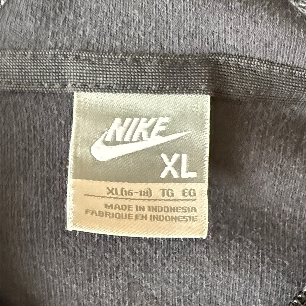 Nike Black Full-Zip Hoodie - Picture 2 of 5